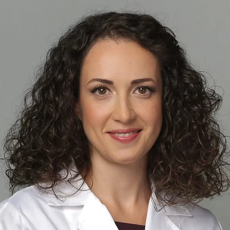 Dr. Roxana Cozubaș